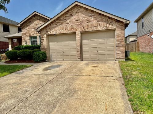 9105 Liberty Crossing Dr, Fort Worth TX  76131-3107 exterior