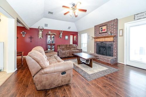 1016 Chateau Wood Pkwy Dr, Conroe TX  77385-9771 exterior