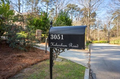 3051 Habersham Rd, Atlanta, GA 30305-2845
