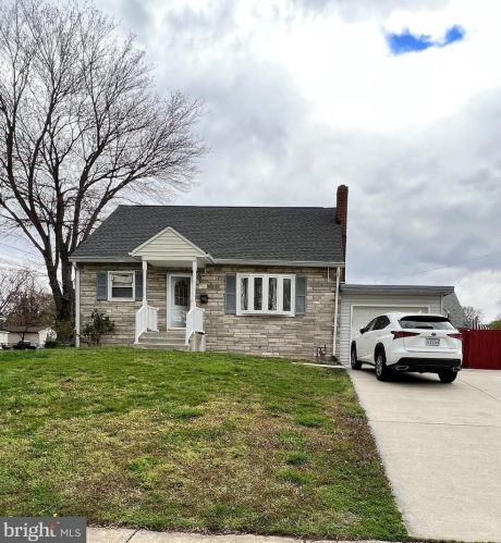 1266 Everett Ave, Woodbridge, VA 22191-2206