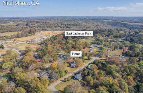 189 Sanford Dr, Nicholson, GA 30565-2111