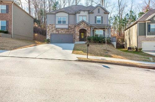 5190 Amberland Sq, Atlanta, GA 30349-1696