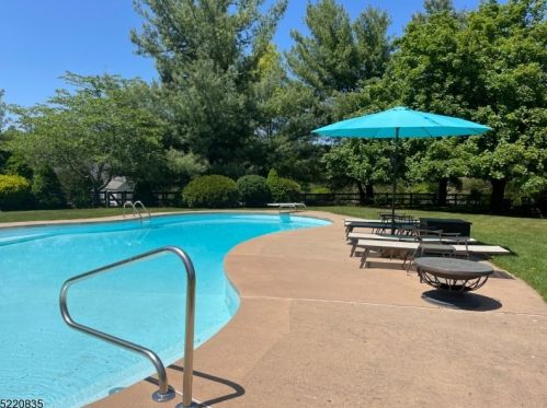 17 Deire Dr, Sparta, NJ 07871-1135
