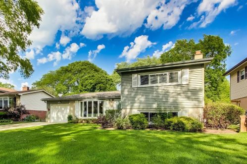 121 Kenilworth Ave, Mount Prospect, IL 60056-2233