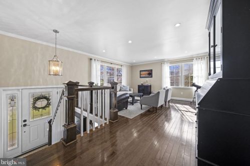7310 Whitson Dr, Springfield VA  22153-1541 exterior