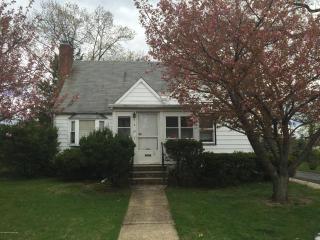 35 Chingarora Ave, Keyport, NJ 07735-1007