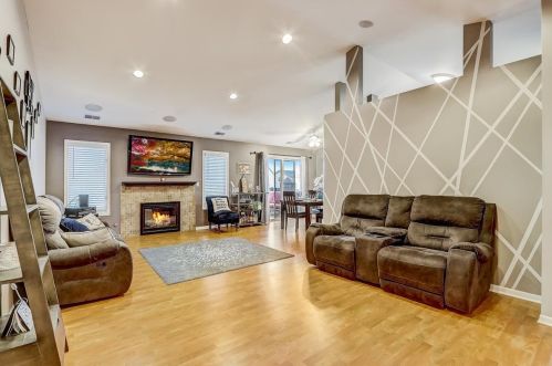 8257 Chestnut Ct, Frankfort, IL 60423-1592