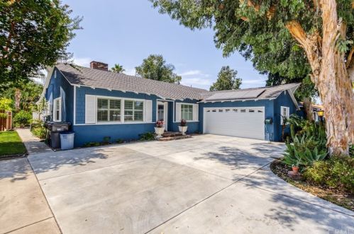 614 Park Ln, Santa Ana, CA 92706-1635