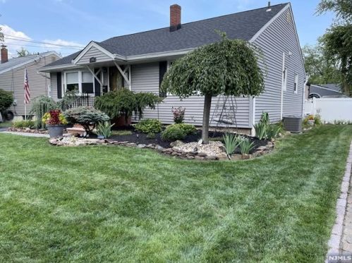 156 Oldfield Ave, Hasbrouck Heights, NJ 07604-2511