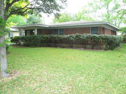 5513 Delwood Dr, Austin TX  78723-2604 exterior