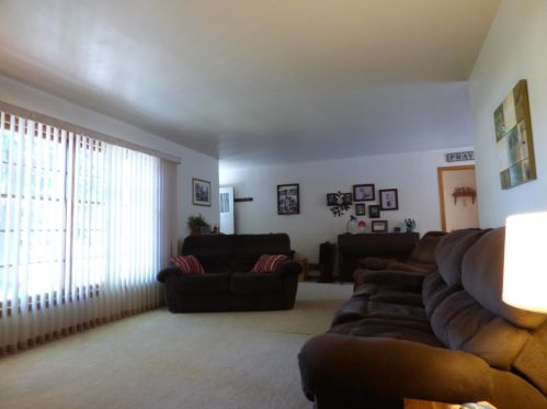 709 5th Ave, Mountain Lake, MN 56159-1519