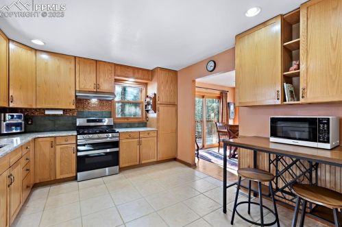 84 Pne Ln, Woodland Park CO 80863-9535 exterior