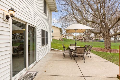1444 Balsam St, Saint Paul MN  55122-1855 exterior