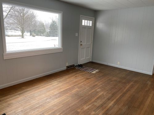242 Spruce St, Paxton, IL 60957-1033