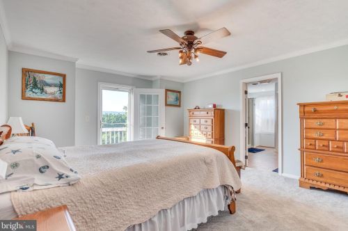 1942 Fairview Dr, Berkeley Springs WV  25411-3219 exterior