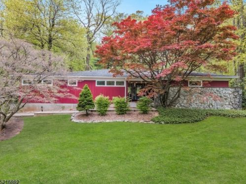 14 Forest Dr, Warren, NJ 07059-5802