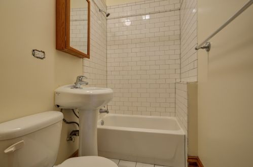3724 Fremont St, Chicago IL  60613-3912 exterior