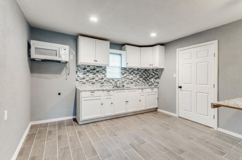 2504 Donalee St, Fort Worth TX  76105-4911 exterior