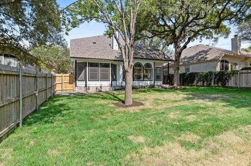 10209 Broomflower Dr, Austin TX  78739-1448 exterior