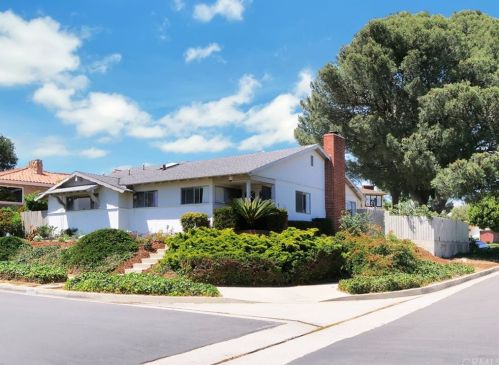 2704 Vista Mesa Dr, Palos Verdes Estates, CA 90275-6324
