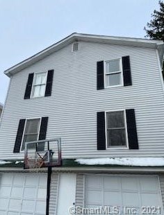 13 Thornhill Rd, Riverside, CT 06878-1322