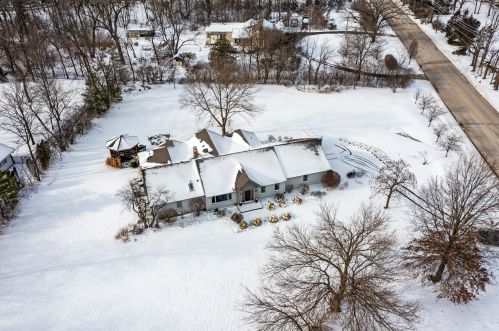 8300 County Line Rd, Willowbrook IL  60527-5719 exterior