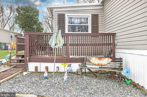 2702 Genna Cir, York, PA 17315-4253
