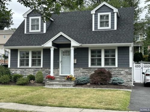 148 Laurel Dr, Wood-Ridge, NJ 07075-1412