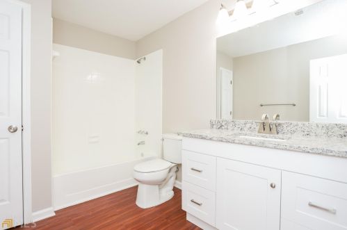 206 Oak Cir, Stockbridge GA  30281-3312 exterior