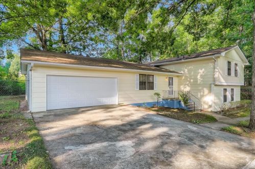 7072 Stephens Ct, Morrow, GA 30260-3236