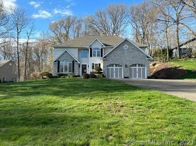 31 Simon Dr, Waterbury, CT 06716-2049
