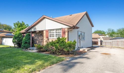 12829 Apple Ln, Chicago, IL 60803-2734