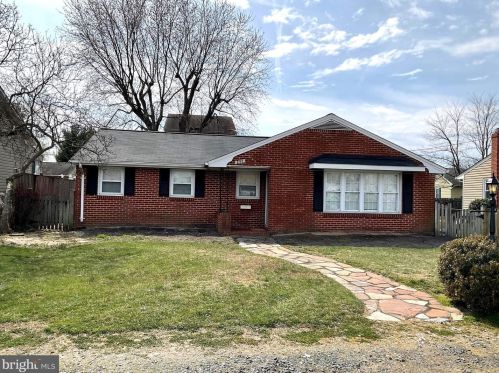 8458 Miramar Rd, Riviera Beach, MD 21122-2649