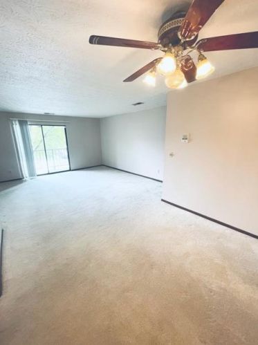7240 Creekview Dr, Cincinnati, OH 45247-3027