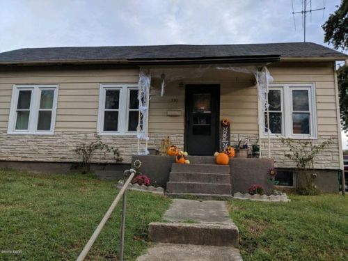 310 Chestnut St, Anna, IL 62906-1806