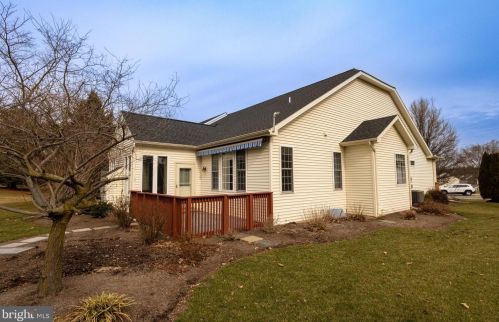 209 Sutherland Rd, Lancaster PA  17603-9053 exterior