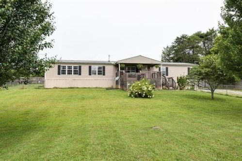 122 2nd St, Corryton, TN 37721-5020