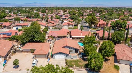 1323 Franklin Ave, Lancaster, CA 93535-4270