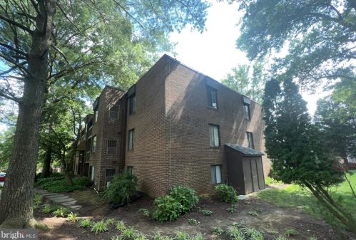 8709 Hayshed Ln, Columbia, MD 21045-2830