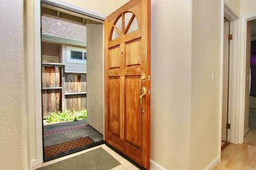 867 Bob Crosby Way, Windsor, CA 95492-7563