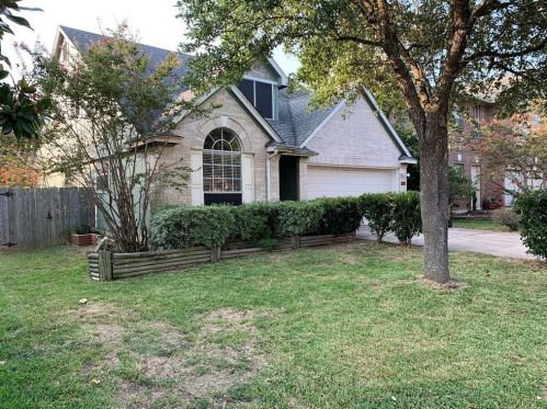 8611 Cretys Cv, Austin TX  78745-8065 exterior