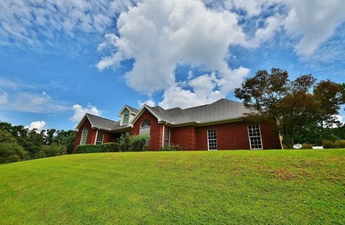 4445 Shirley Rd, Gainesville, GA 30506-5104