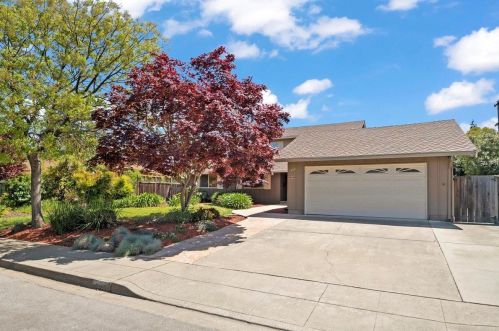 3463 Woodstock Ln, Mountain View, CA 94040-4554