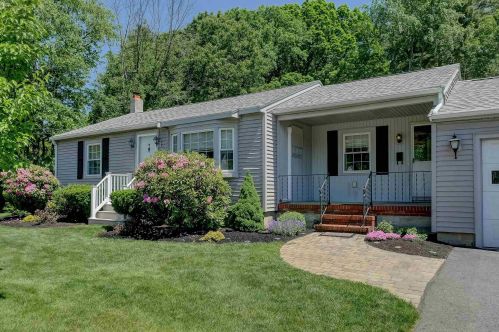 53 Kingston Rd, Plaistow, NH 03865-2242
