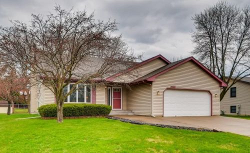 2380 Helena Rd, Saint Paul MN  55128-4910 exterior