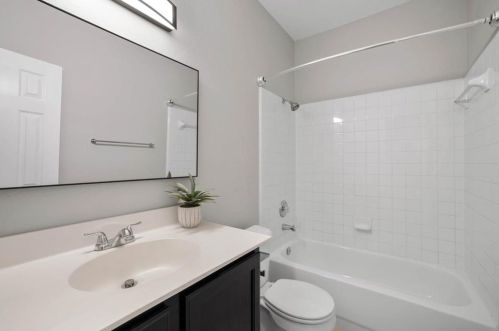 12524 Canyon Glen Dr, Austin TX  78732-2022 exterior