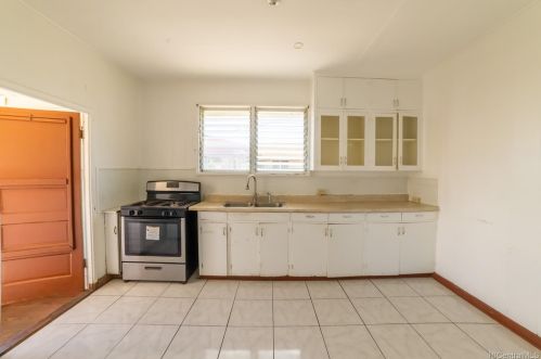 1815 Lanakila Ave, Honolulu HI  96817-2118 exterior