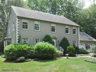 19 Lampercock Ln, Lincoln, RI 02865-4201