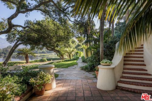 4045 Lago Dr, Santa Barbara, CA 93110-2132