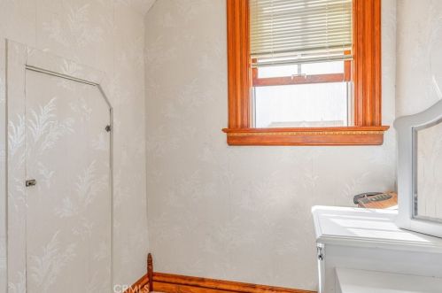 411 J St, Los Banos CA 93635-4142 exterior